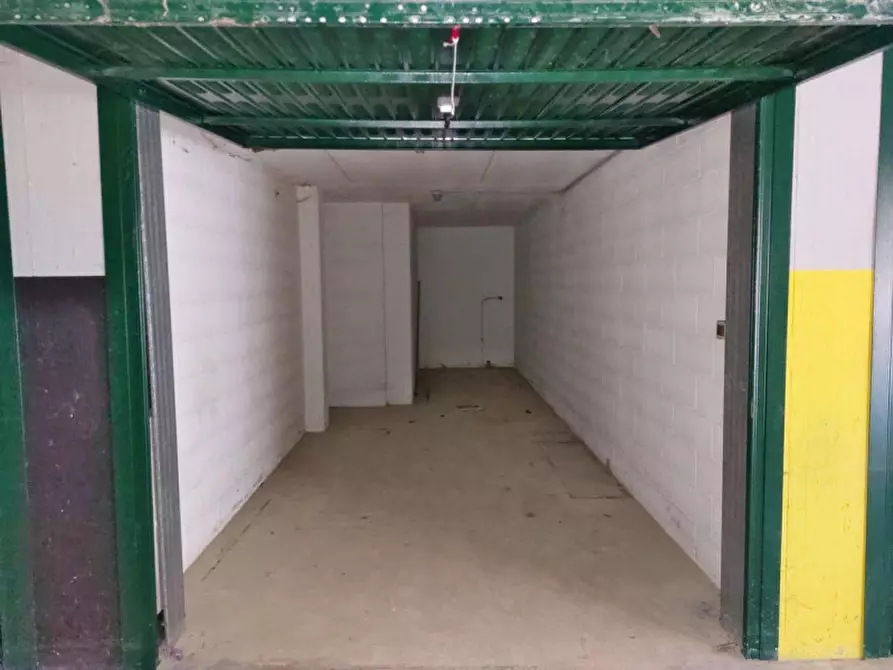 Immagine 4 di Posto auto in vendita  in Via Della Cartiera, N. 14 e 20 a Forli'