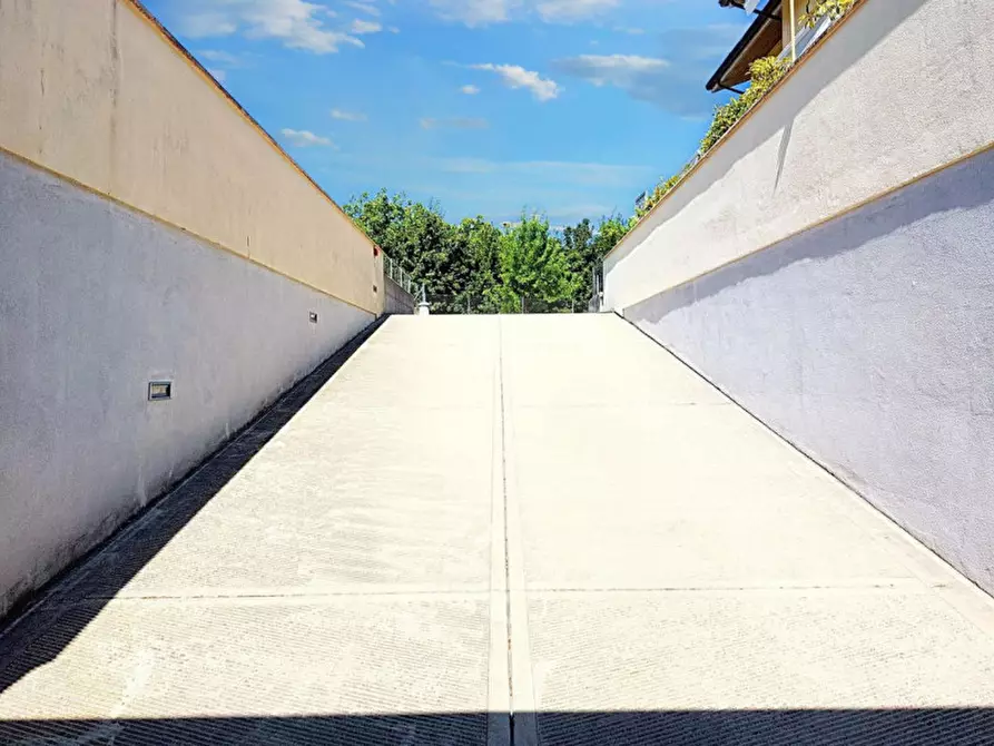 Immagine 2 di Posto auto in vendita  in Via Della Cartiera, N. 14 e 20 a Forli'