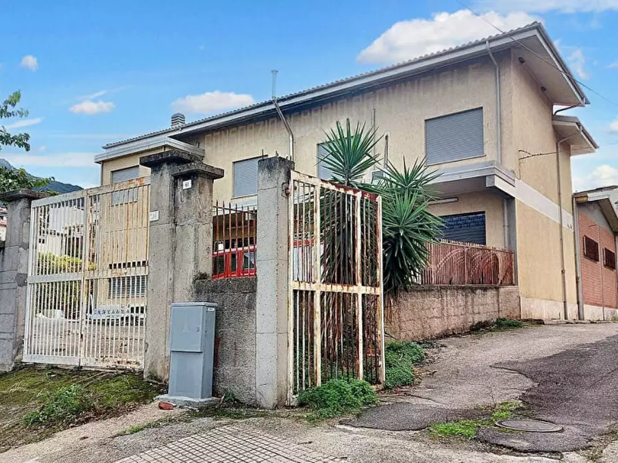 Immagine 3 di Capannone industriale in vendita  in Vico Alessandro Manzoni, N. 25 a Oliena