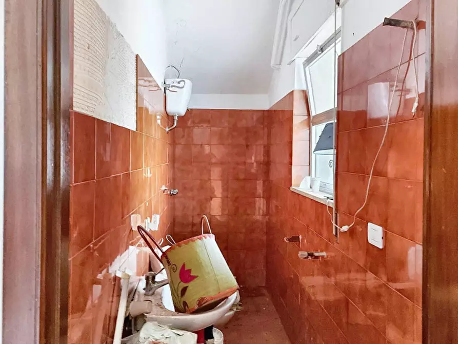 Immagine 9 di Capannone industriale in vendita  in Vico Alessandro Manzoni, N. 25 a Oliena