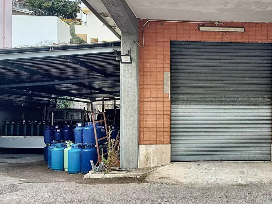 Immagine 12 di Capannone industriale in vendita  in Vico Alessandro Manzoni, N. 25 a Oliena