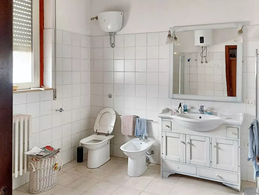 Immagine 18 di Capannone industriale in vendita  in Vico Alessandro Manzoni, N. 25 a Oliena