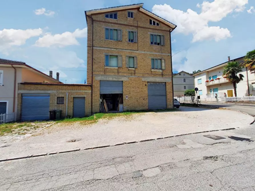 Immagine 2 di Magazzino in vendita  in Via Campo sportivo (Via della Libertà), N. snc a Comunanza