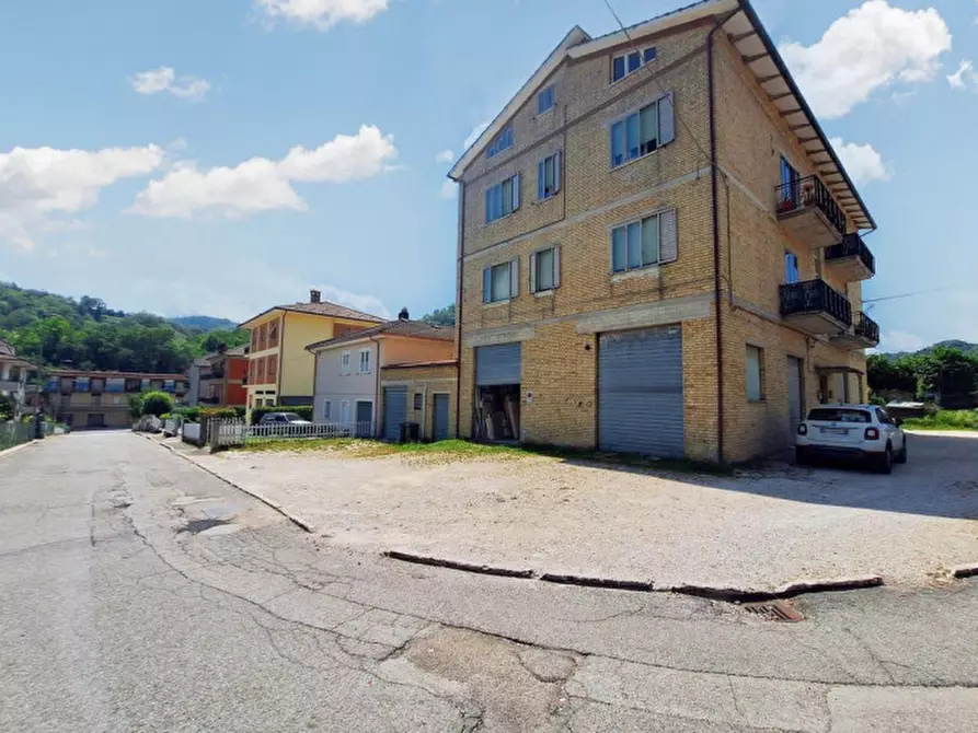 Immagine 3 di Magazzino in vendita  in Via Campo sportivo (Via della Libertà), N. snc a Comunanza