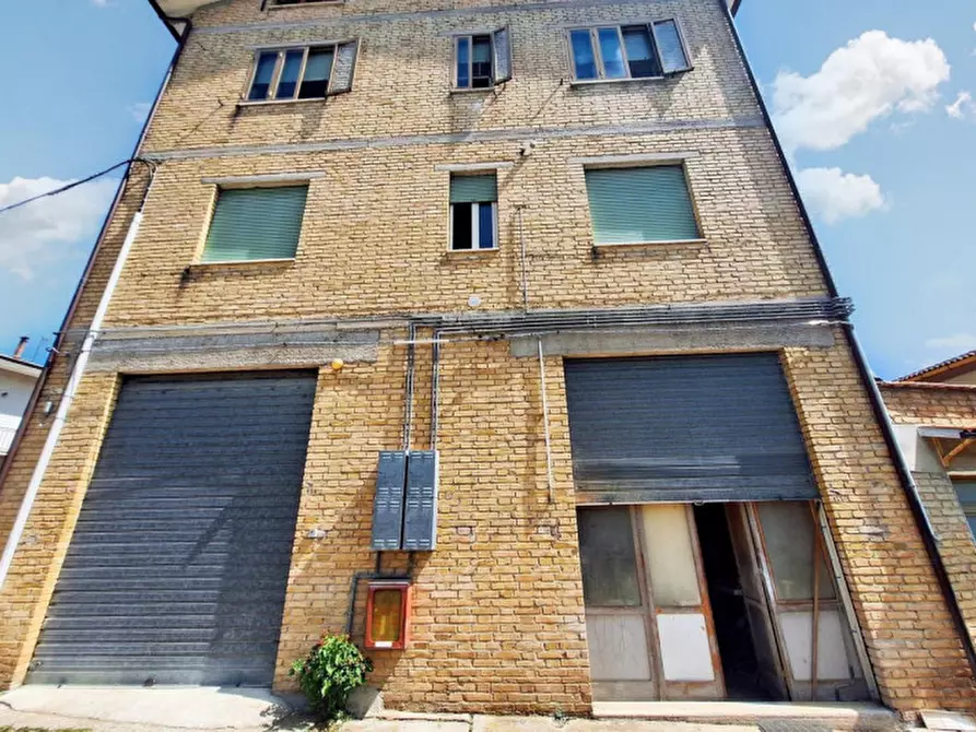 Immagine 4 di Magazzino in vendita  in Via Campo sportivo (Via della Libertà), N. snc a Comunanza