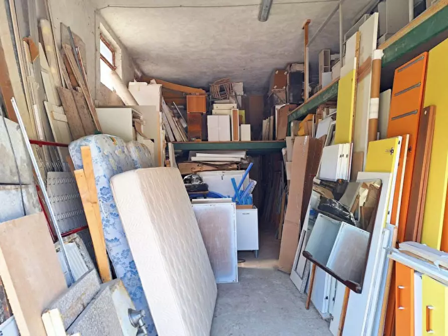 Immagine 7 di Magazzino in vendita  in Via Campo sportivo (Via della Libertà), N. snc a Comunanza