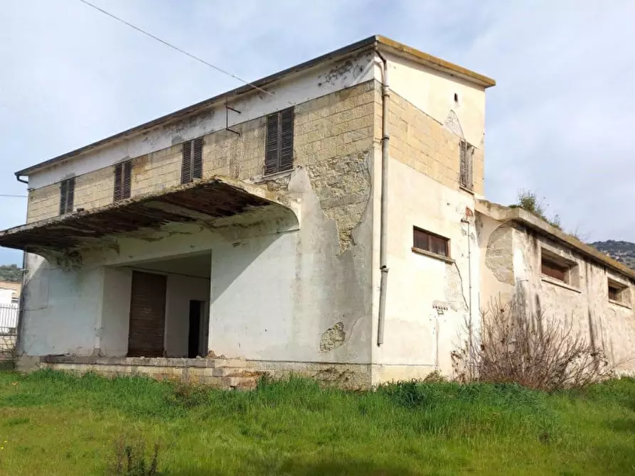 Immagine 3 di Capannone industriale in vendita  in Via Is Bangius, N. 23-25 a Tuili