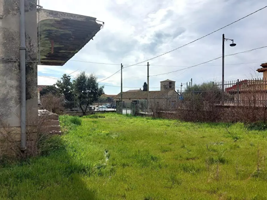 Immagine 15 di Capannone industriale in vendita  in Via Is Bangius, N. 23-25 a Tuili