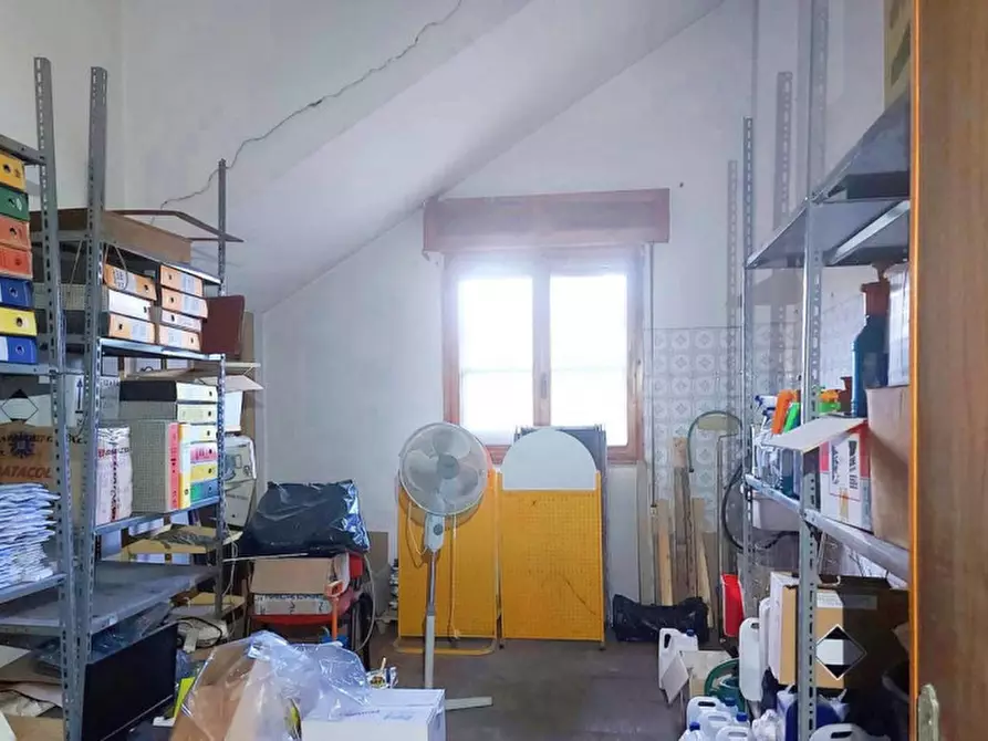 Immagine 7 di Negozio in vendita  in Via Stazione, N. 3 a Villamassargia