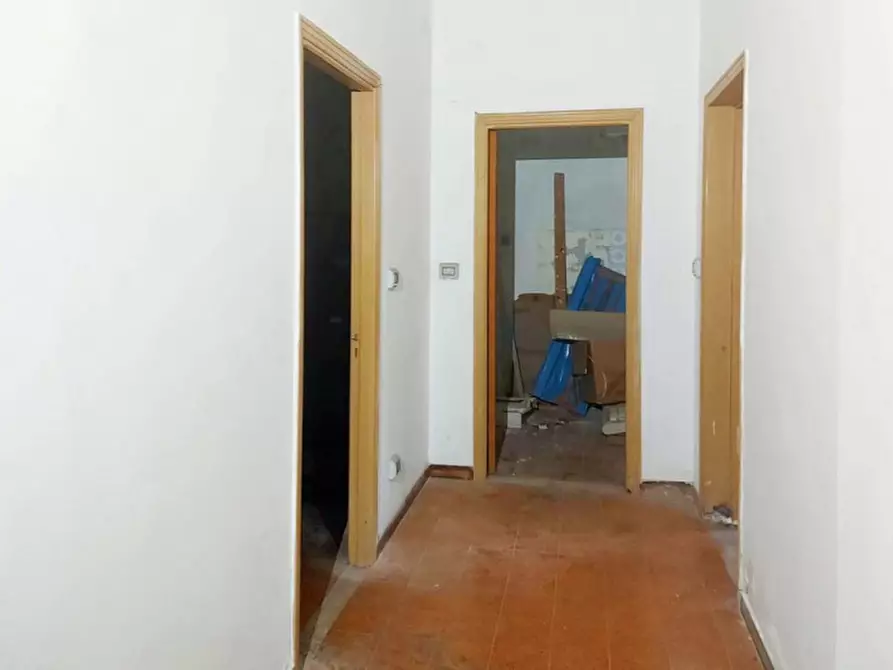 Immagine 8 di Negozio in vendita  in Via Stazione, N. 3 a Villamassargia