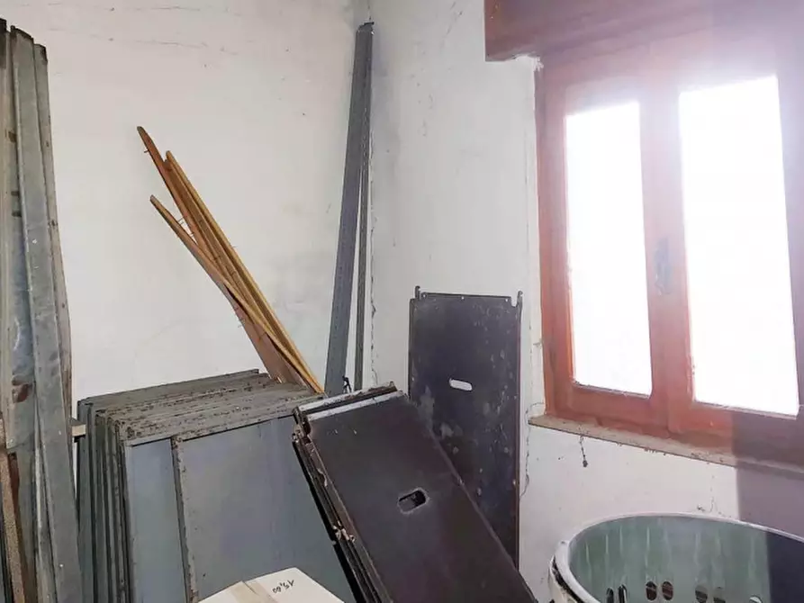 Immagine 12 di Negozio in vendita  in Via Stazione, N. 3 a Villamassargia