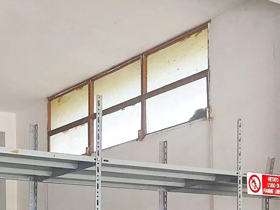 Immagine 14 di Negozio in vendita  in Via Stazione, N. 3 a Villamassargia