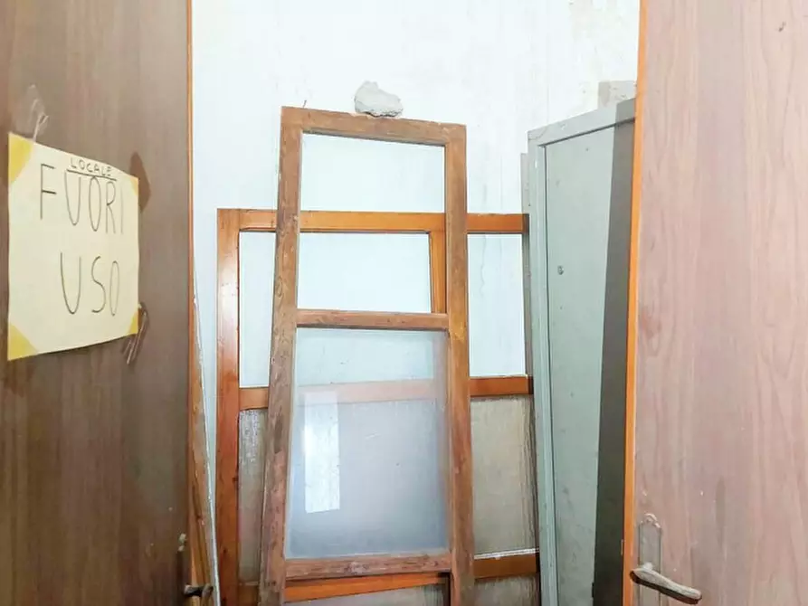 Immagine 15 di Negozio in vendita  in Via Stazione, N. 3 a Villamassargia