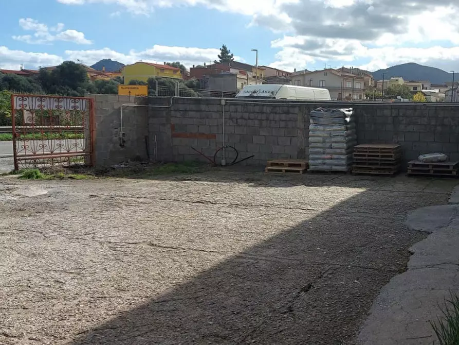 Immagine 17 di Negozio in vendita  in Via Stazione, N. 3 a Villamassargia