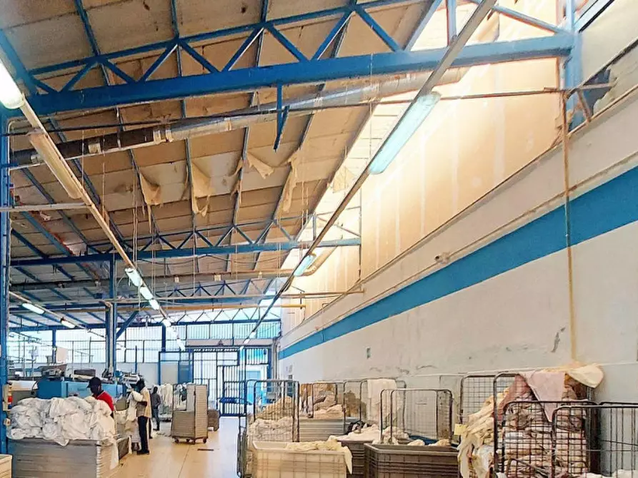 Immagine 6 di Capannone industriale in vendita  in Via Limitone Di Arzano IV Traversa, N. 51 a Napoli