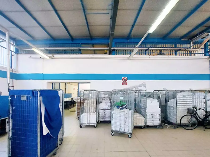 Immagine 8 di Capannone industriale in vendita  in Via Limitone Di Arzano IV Traversa, N. 51 a Napoli