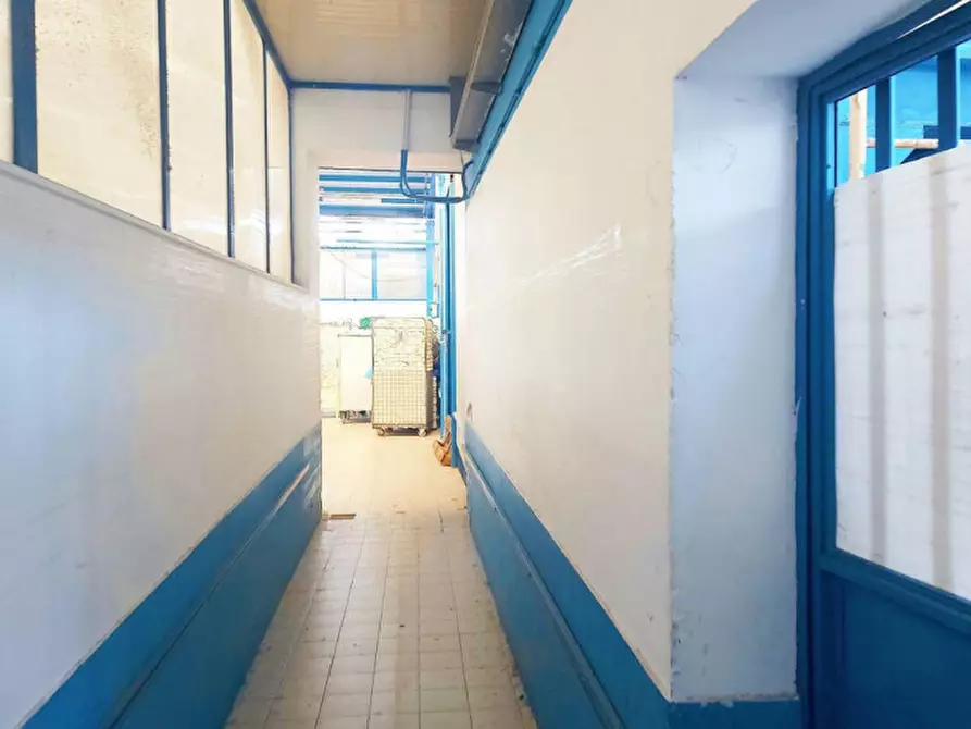 Immagine 11 di Capannone industriale in vendita  in Via Limitone Di Arzano IV Traversa, N. 51 a Napoli