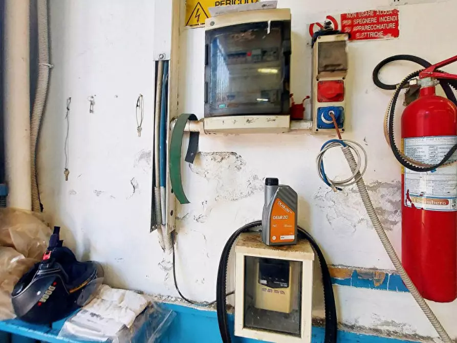 Immagine 19 di Capannone industriale in vendita  in Via Limitone Di Arzano IV Traversa, N. 51 a Napoli