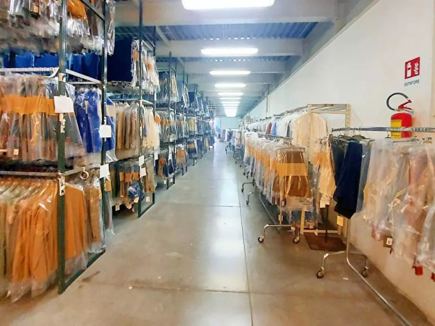 Immagine 5 di Capannone industriale in vendita  in Complesso CIS, lotto 220, N. Isola 2 a Nola