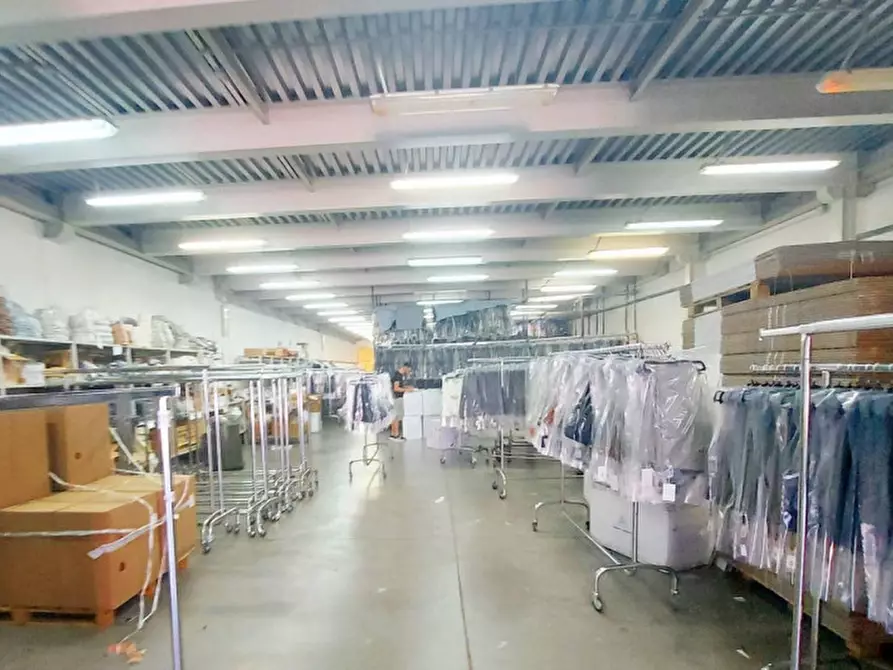 Immagine 8 di Capannone industriale in vendita  in Complesso CIS, lotto 220, N. Isola 2 a Nola