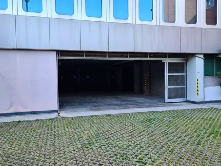 Immagine 8 di Posto auto in vendita  in Via Alberto Dominutti, N. 6 a Verona