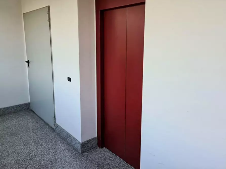 Immagine 10 di Posto auto in vendita  in Via Alberto Dominutti, N. 6 a Verona