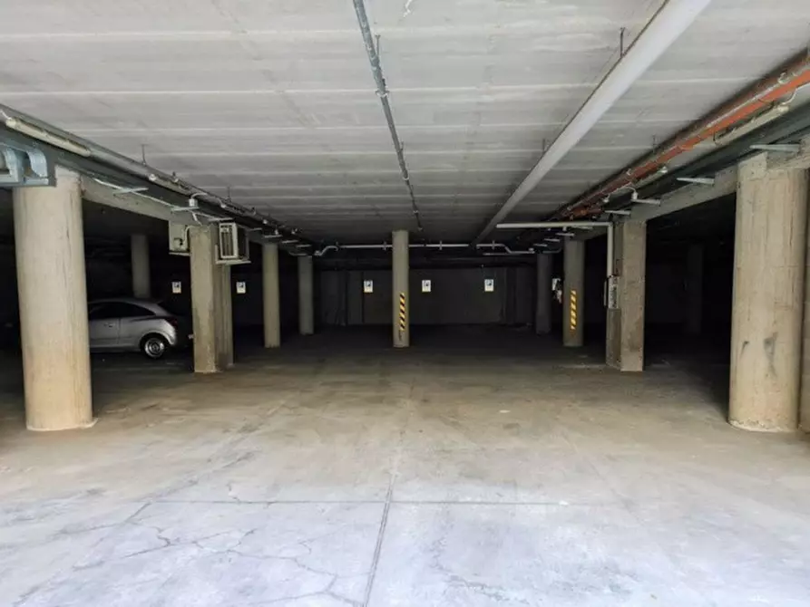 Immagine 3 di Posto auto in vendita  in Via Alberto Dominutti, N. 6 a Verona