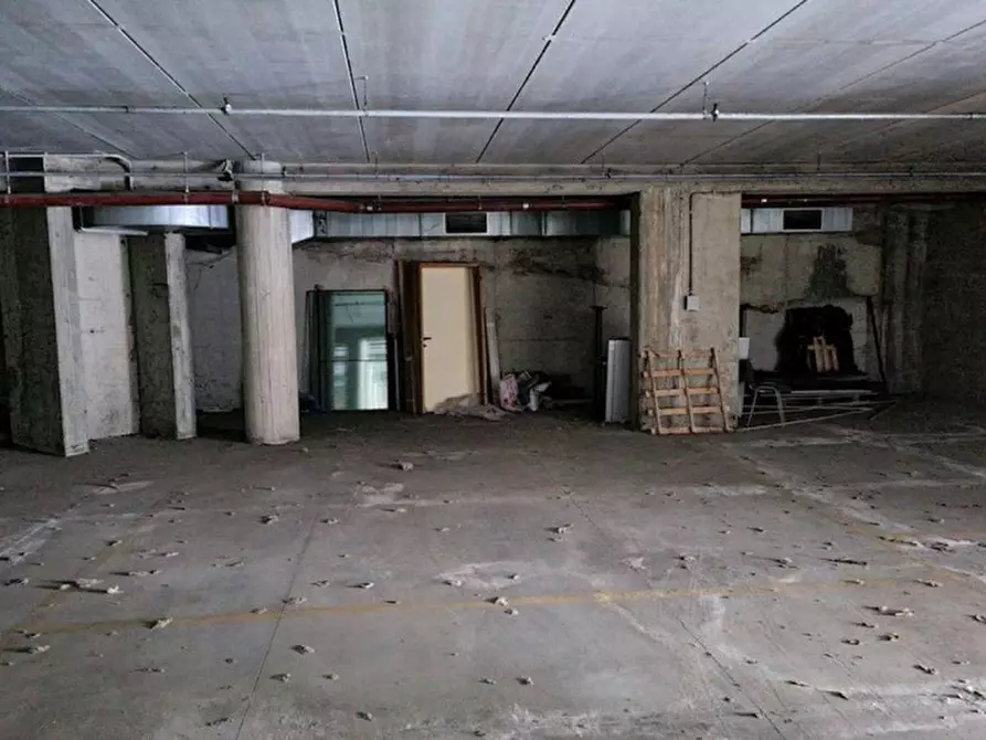 Immagine 4 di Posto auto in vendita  in Via Alberto Dominutti, N. 6 a Verona