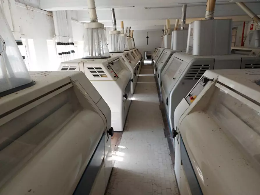 Immagine 10 di Capannone industriale in vendita  in via Cignani, N. 4 a San Giuliano Terme