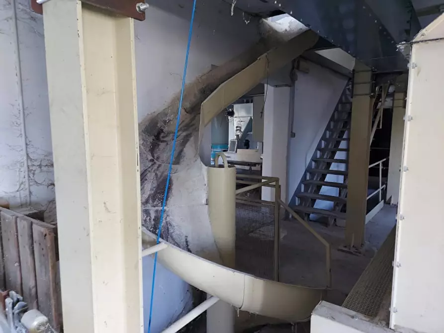 Immagine 14 di Capannone industriale in vendita  in via Cignani, N. 4 a San Giuliano Terme