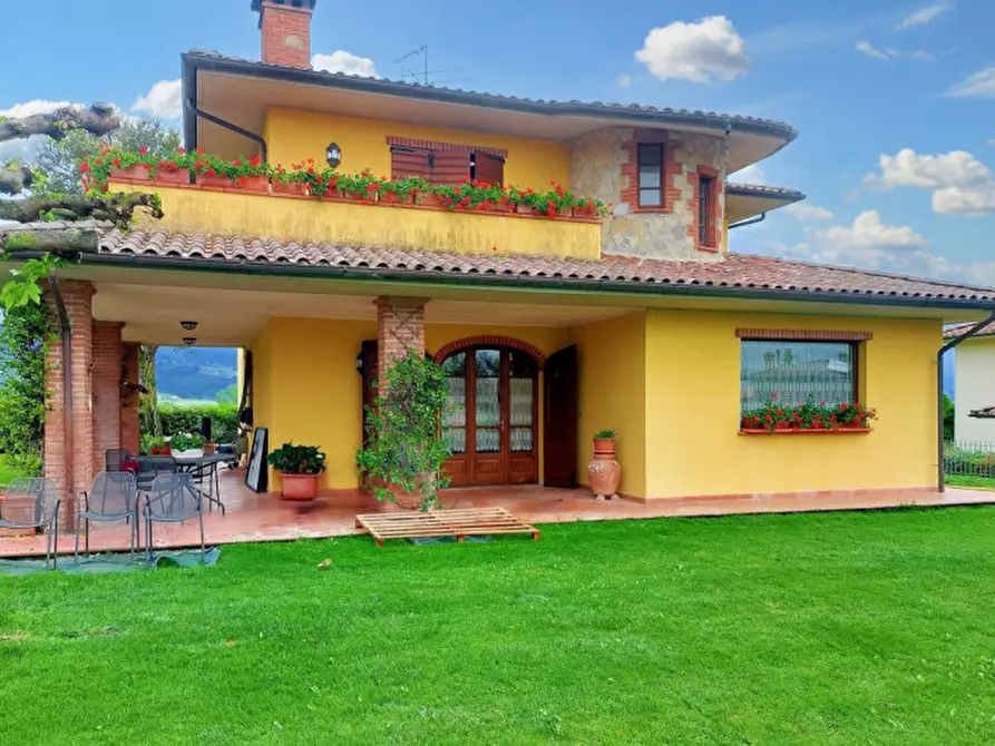 Immagine 2 di Casa indipendente in vendita  in Loc. Macchie, Via Petrarca, N. 42 a Castiglione Del Lago