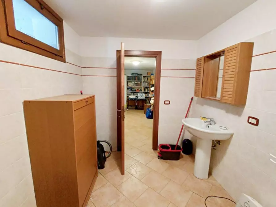 Immagine 14 di Casa indipendente in vendita  in Loc. Macchie, Via Petrarca, N. 42 a Castiglione Del Lago