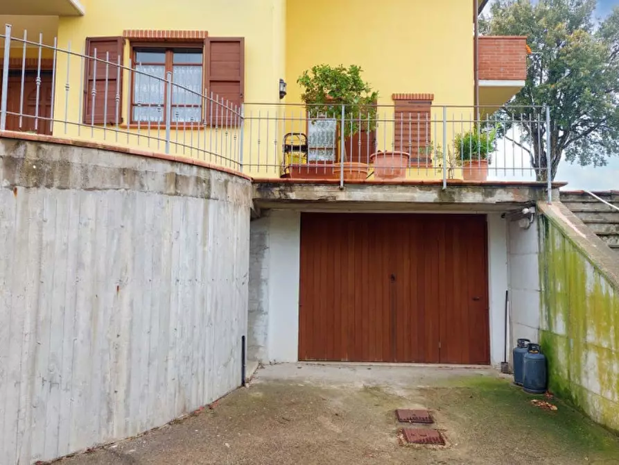 Immagine 17 di Casa indipendente in vendita  in Loc. Macchie, Via Petrarca, N. 42 a Castiglione Del Lago