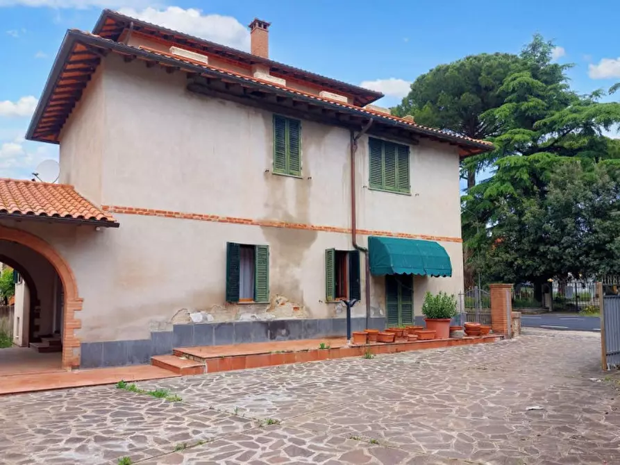 Immagine 4 di Palazzo in vendita  in Loc. Macchie, Via Santa Maria, N. 272 a Castiglione Del Lago