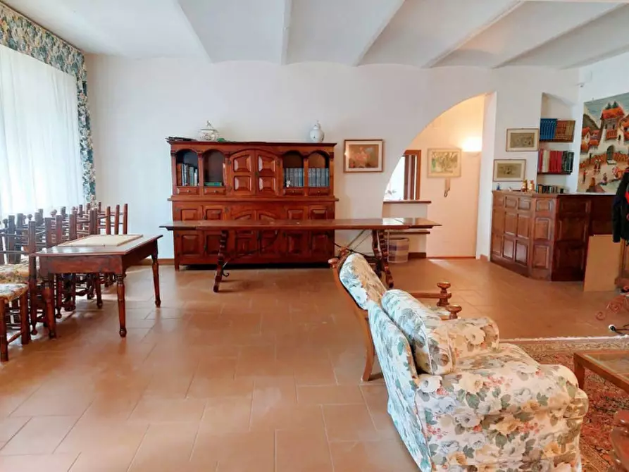 Immagine 13 di Palazzo in vendita  in Loc. Macchie, Via Santa Maria, N. 272 a Castiglione Del Lago