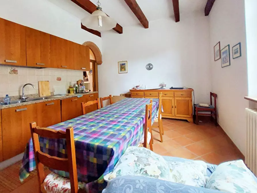 Immagine 15 di Palazzo in vendita  in Loc. Macchie, Via Santa Maria, N. 272 a Castiglione Del Lago