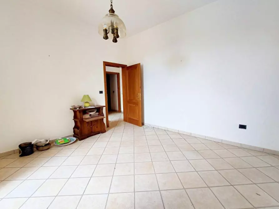 Immagine 18 di Palazzo in vendita  in Loc. Macchie, Via Santa Maria, N. 272 a Castiglione Del Lago