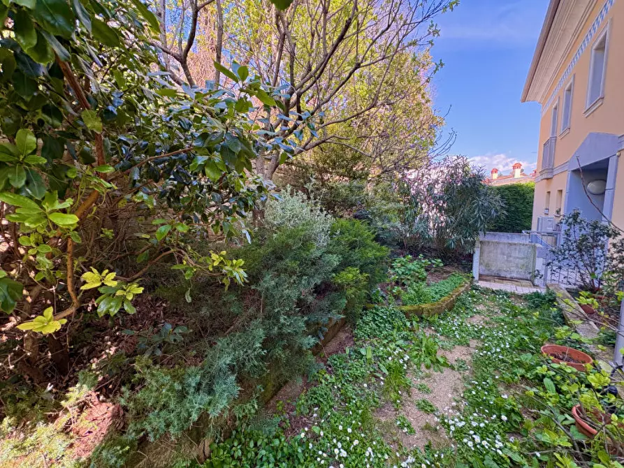 Immagine 35 di Loft/Open space in vendita  in via di Romagna 134 a Trieste