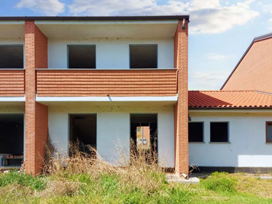 Immagine 11 di Villetta a schiera in vendita  in Via Giovanni Paolo II, N. snc a Valera Fratta
