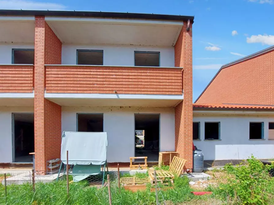 Immagine 1 di Villetta a schiera in vendita  in Via Giovanni Paolo II, N. snc a Valera Fratta