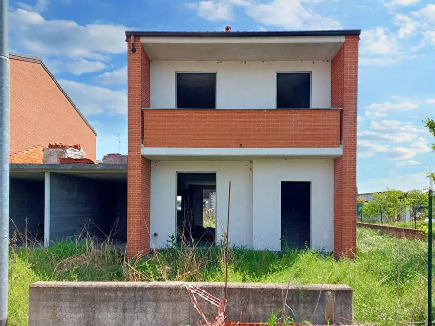 Immagine 1 di Villetta a schiera in vendita  in Via Giovanni Paolo II, N. snc a Valera Fratta