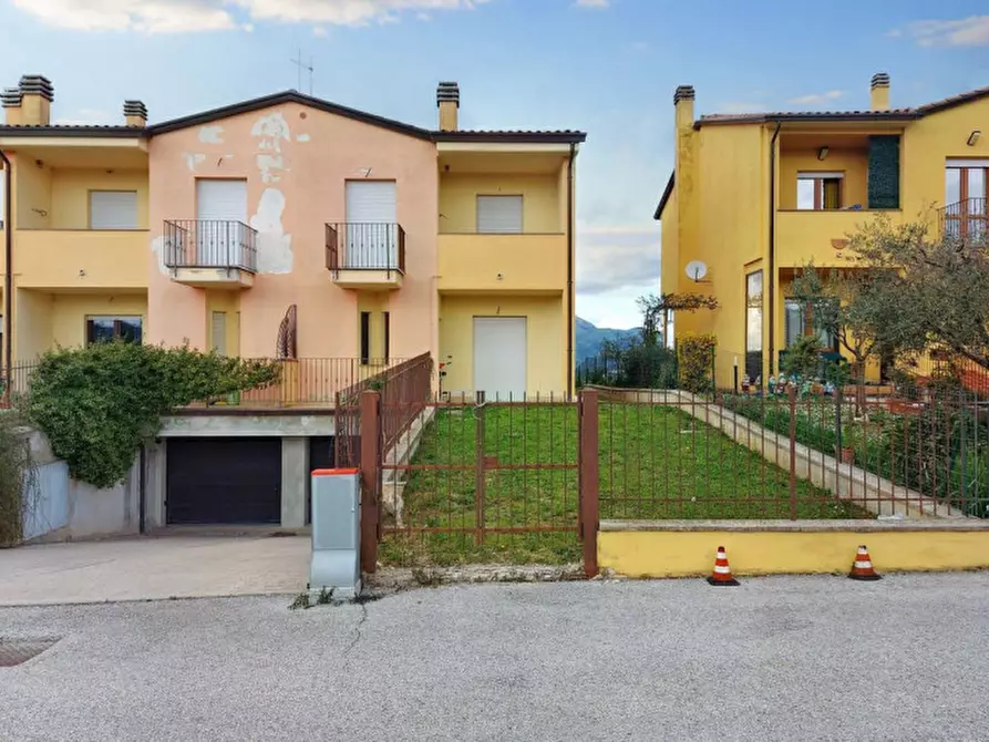 Immagine 4 di Villetta a schiera in vendita  in Via Calabria, N. snc a Gualdo Tadino