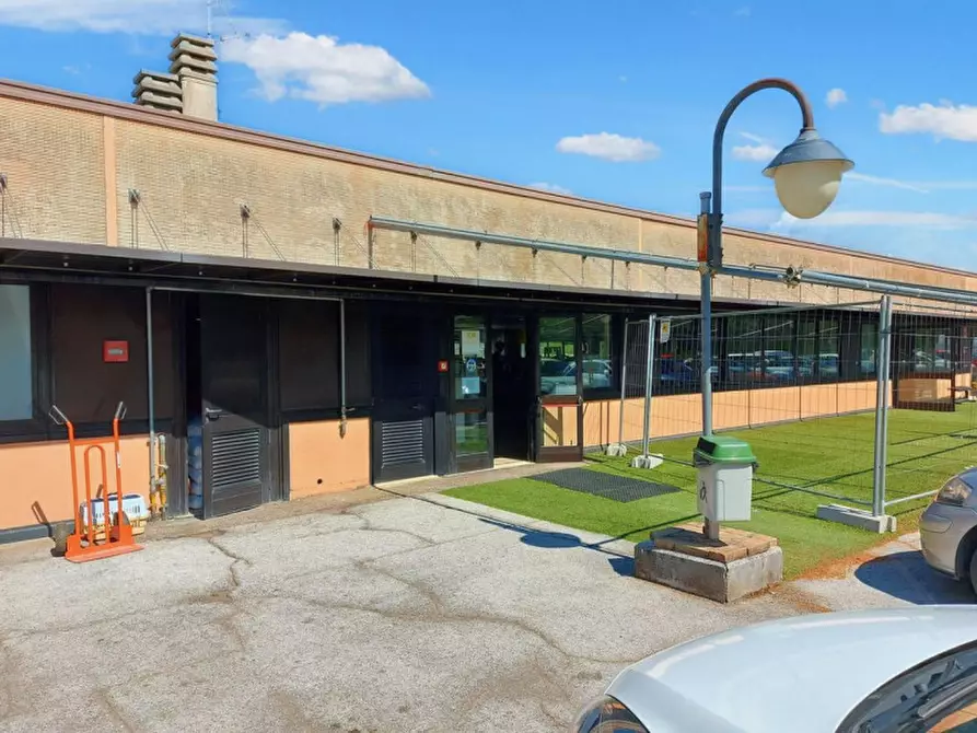 Immagine 3 di Attività commerciale in vendita  in Via dei Mestieri, N. 15 a Spoleto