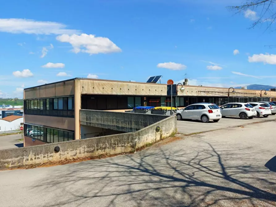 Immagine 4 di Attività commerciale in vendita  in Via dei Mestieri, N. 15 a Spoleto