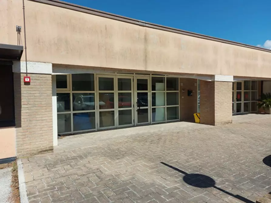 Immagine 7 di Ufficio in vendita  in Via dei Mestieri, N. 15 a Spoleto