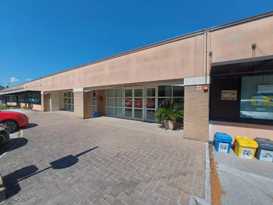 Immagine 8 di Ufficio in vendita  in Via dei Mestieri, N. 15 a Spoleto