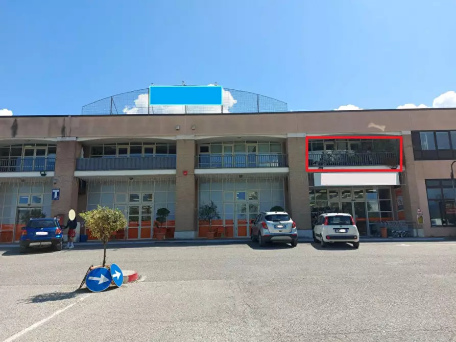 Immagine 10 di Ufficio in vendita  in Via dei Mestieri, N. 15 a Spoleto