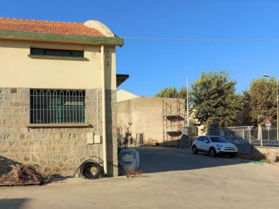 Immagine 11 di Capannone industriale in vendita  in Viale dei Platani, N. 29-31 a Sardara