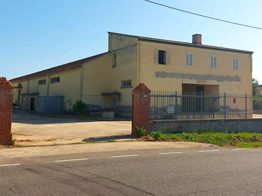 Immagine 1 di Capannone industriale in vendita  in Via Aldo Moro, N. 29-31 a Sanluri