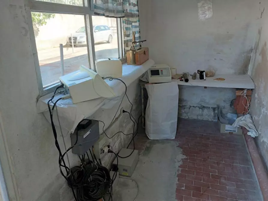 Immagine 19 di Capannone industriale in vendita  in Via Aldo Moro, N. 29-31 a Sanluri